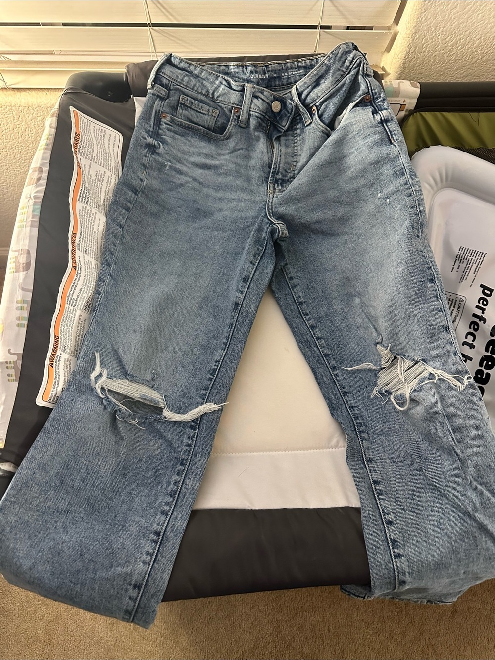 Old Navy womenโs Light Blue distressed jeans (OG high rise straight) size 4